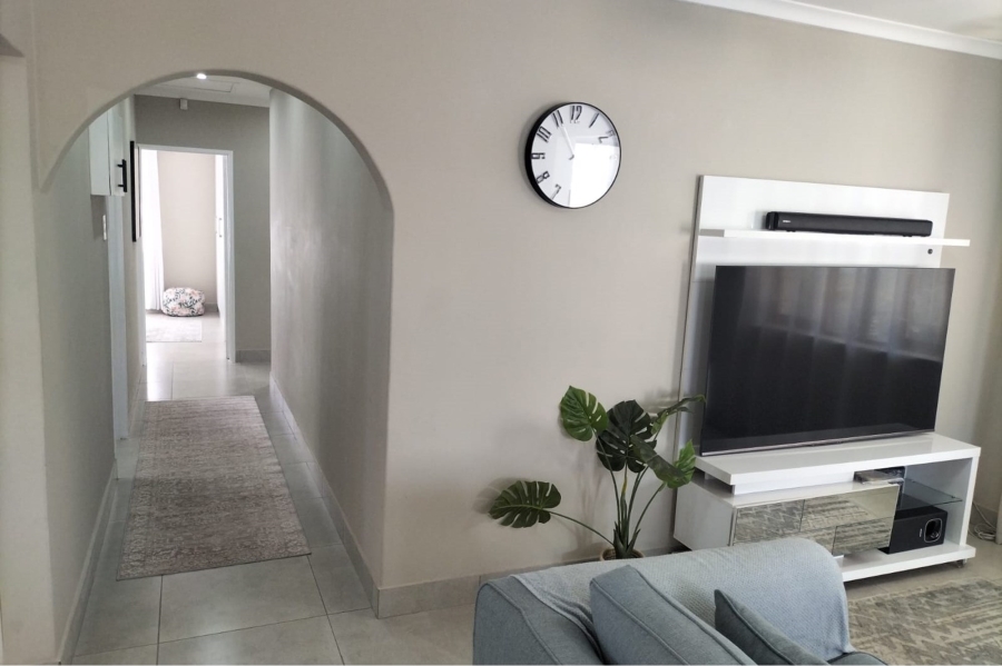 To Let 3 Bedroom Property for Rent in Flamingo Vlei Western Cape